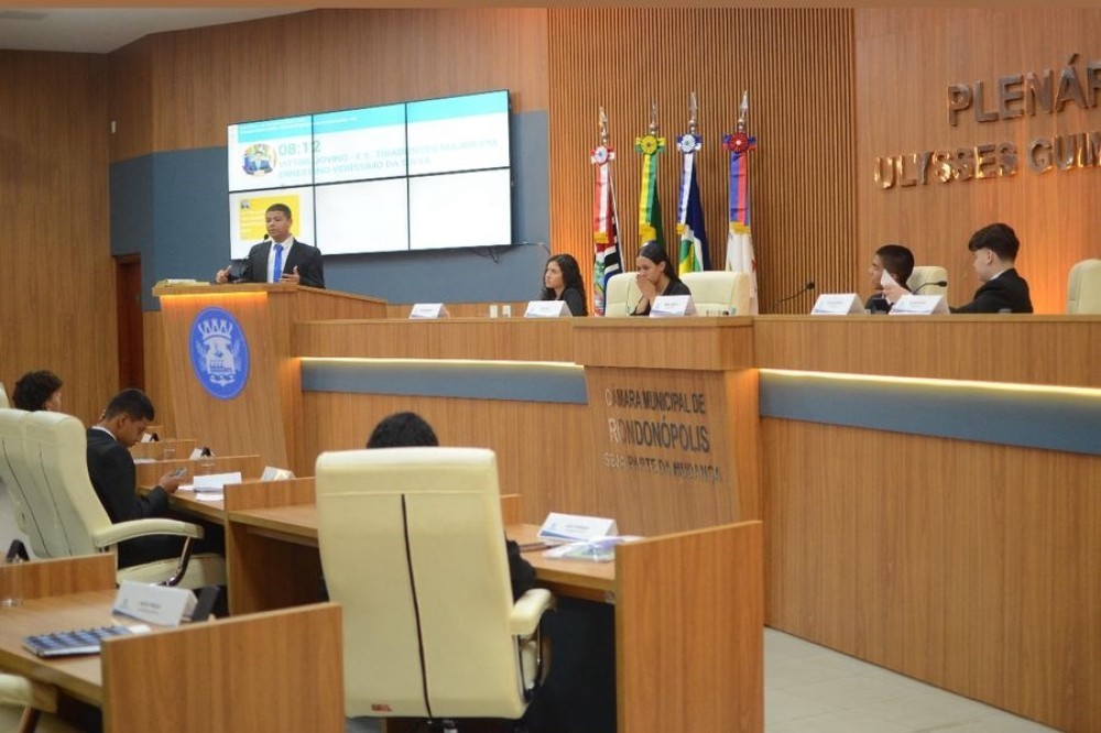 Vereadores Mirins aprovam projeto sobre gratuidade no transporte público para estudantes